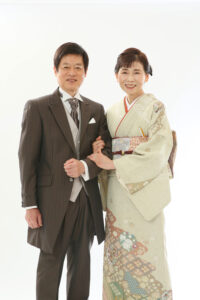 還暦スタジオで撮る、誕生日の記念写真で撮るツーショット!