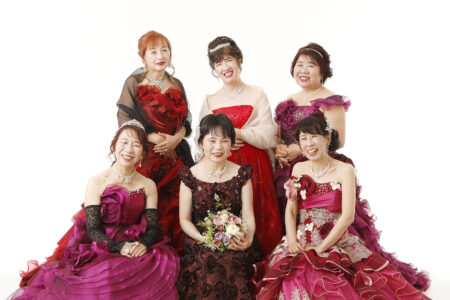 還暦記念にお友達ドレスフォト!思わず笑みがこぼれます!