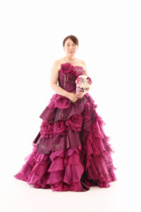 還暦記念のドレスフォト、にっこり笑顔が素敵です。