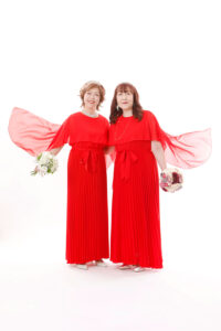 こちらの素敵なワンピースはお持ちこみいただきました、ひらり〜!