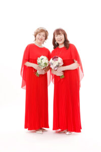 還暦のご記念に写真撮影をプレゼント!お持ちこみのワンピースもとってもお似合いです♪