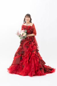 還暦記念に赤ドレス+ヘアメイクをして、特別な1日を記念に残します!